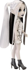 Păpușă Rainbow High Shadow High Heather Grayson - 28 cm în nuanțe de gri, păr și ținută alb-negru, geantă elegantă, cadou dulce pentru copii cu vârsta cuprinsă între 4 și 10 ani
