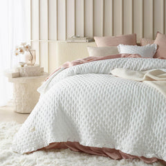 Molly Elegante copriletto bianco 220 X 240 cm Copriletto versatile come copriletto o copridivano Coperta per letto e divano Stile coperta Ideale come copriletto Letti e coperte Besuche den ROOM99-Store