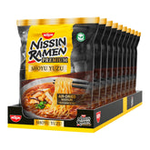 Nissin Ramen Premium - Shoyu Yuzu Confezione da 10 noodles istantanei essiccati all'aria in stile giapponese aromatizzati con salsa di soia Yuzu e porro essiccato (10 x 92,7 g)