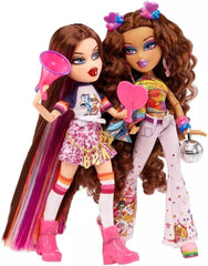 Bratz Pride Month Special Edition Designer Puppen by JimmyPaul - ROXXI & NEVRA - 2 Modepuppen, Outfits, Poster, Accessoires, Puppenständer & mehr - Voll beweglich - Zum Sammeln für Kinder ab 3 Jahren