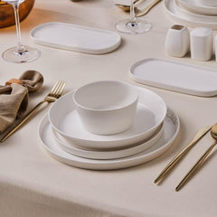 Set de veselă Karaca Stream Bone Bomo pentru 12 persoane, set elegant de farfurii pătrate, veselă elegantă din porțelan alb