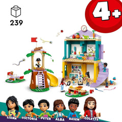 LEGO Friends Heartlake City Set da gioco per l'asilo per ragazze e ragazzi di 4 anni Gioco di ruolo creativo con 2 personaggi e 4 micro personaggi Giocattolo per lo sviluppo sociale 42636 Set di costruzione Besuche den LEGO-Store