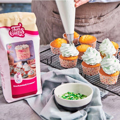 Funcakes Mix Per Enchanted Cream®: Einfach Zu Berübenende, Sehr Leichte Und Flauschige Schneeweiße Creme, Perfekt Zum Füllen Und Abdecken Von Kuchen Oder Als Belag Für Cupcakes, Halal., 900 G Mix per cuocere e cucinare Naty Shop