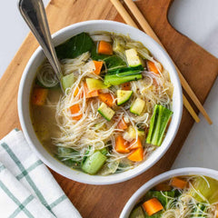 MAMA Zuppa di noodle istantanea in vetro trasparente - Cibo delizioso e veloce con sapori orientali - Autentica cucina tailandese - 30 x 40 g