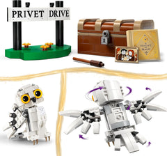 LEGO Harry Potter Edvige in Privet Drive 4 Set gufo giocattolo per bambini, personaggio di animale costruibile con valigia di Hogwarts, piccolo regalo per ragazzi, ragazze e tutti i fan dai 7 anni 76425 Set da costruzione Besuche den LEGO-Store