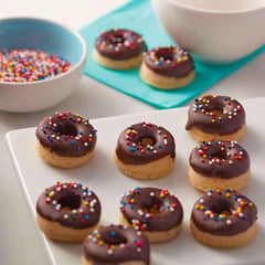 Wilton Donut-Backform Mit 12 Mulden Donutform, Hochwertige Donut Backform Mit Antihaftbeschichtung Für 12 Mini-Donuts, Spülmaschinenfest Stampi e vassoi per cuocere al forno Naty Shop