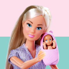 Simba Steffi Love Welcome Baby 29 cm – Steffi însărcinată cu copil, set de 12 accesorii pentru jocuri de rol, păpușă de modă cu păpușă bebeluș de 4 cm, jucărie pentru copii cu vârsta de 3 ani și peste