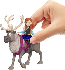 Mattel DISNEY La Regina dei Ghiacci Anna e Sven, bambola e animaletto, ispirata ai personaggi animati, arti mobili, gonna e mantello staccabili, per bambini dai 3 anni in su, HLX03 Naty Shop Dolls