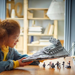 LEGO Star Wars Imperial Star Destroyer, set astronave, giocattolo da costruzione, set da gioco Darth Vader e Cal Kestis, regalo di compleanno per ragazzi, ragazze e fan 75394 Set da costruzione Acquista il negozio LEGO