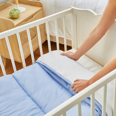 Pikolin Home - Piumino reversibile 300 G - Imbottitura nordica bicolore - Per lettino 60 - Imbottitura in piuma, calda, traspirante, blu/bianco, 100 X 120 cm Trapunte e trapunte Naty Shop