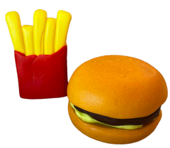 Decorazioni commestibili per torta Hamburger e patatine fritte – set di 2 figurine in pasta di zucchero (~6 cm)