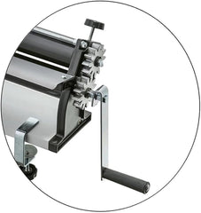 DKN Macchina per stendere l'impasto della pizza con manovella, 48,8 cm, macchina per la pasta, teigfolie con rulli anti-manomissione e controllo Dicken – Costruzione in acciaio massiccio e alluminio