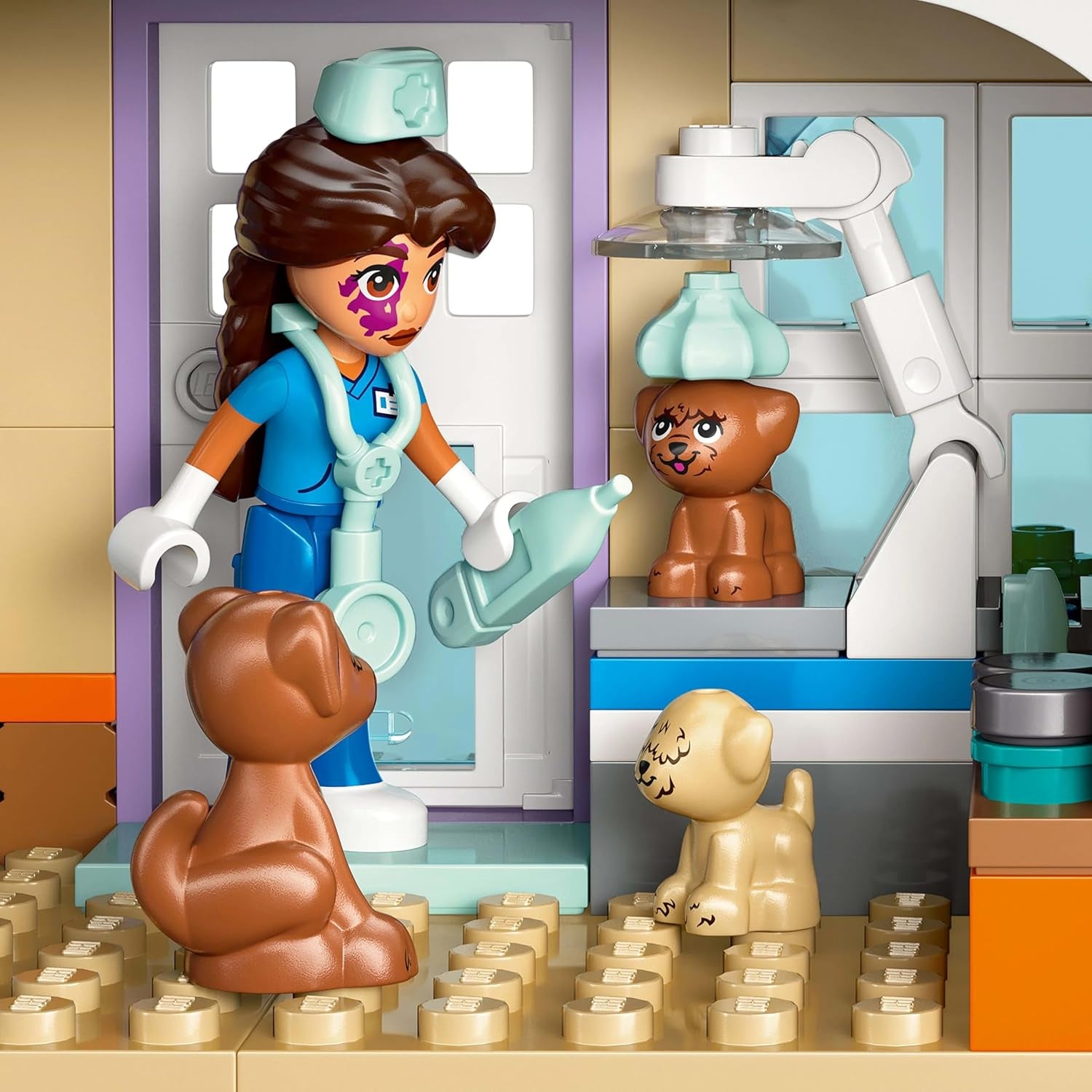 LEGO Friends Gabinetto veterinario per cavalli e animali domestici, set da costruzione e da gioco per giochi di ruolo fantasiosi con 3 minifigure e 5 personaggi di animali, idea regalo per ragazze di 7 anni 42651 Set da costruzione Besuche den LEGO-Store