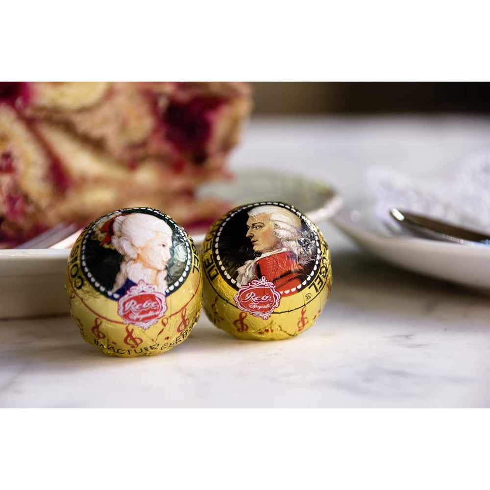 Rebel, Duet Mozart Kugeln, confezione da 2, palline di Mozart al cioccolato fondente ripiene di pistacchio e marzapane, mandorle e torrone alle nocciole, 40g (2 palline di Mozart)