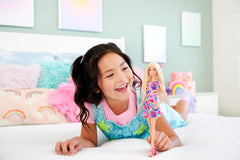 Păpușa Barbie Fashionistas #223 cu păr blond ondulat, rochie și accesorii inspirate de Totally Hair, păpușă la modă de colecție aniversară de 65 de ani, HRH20