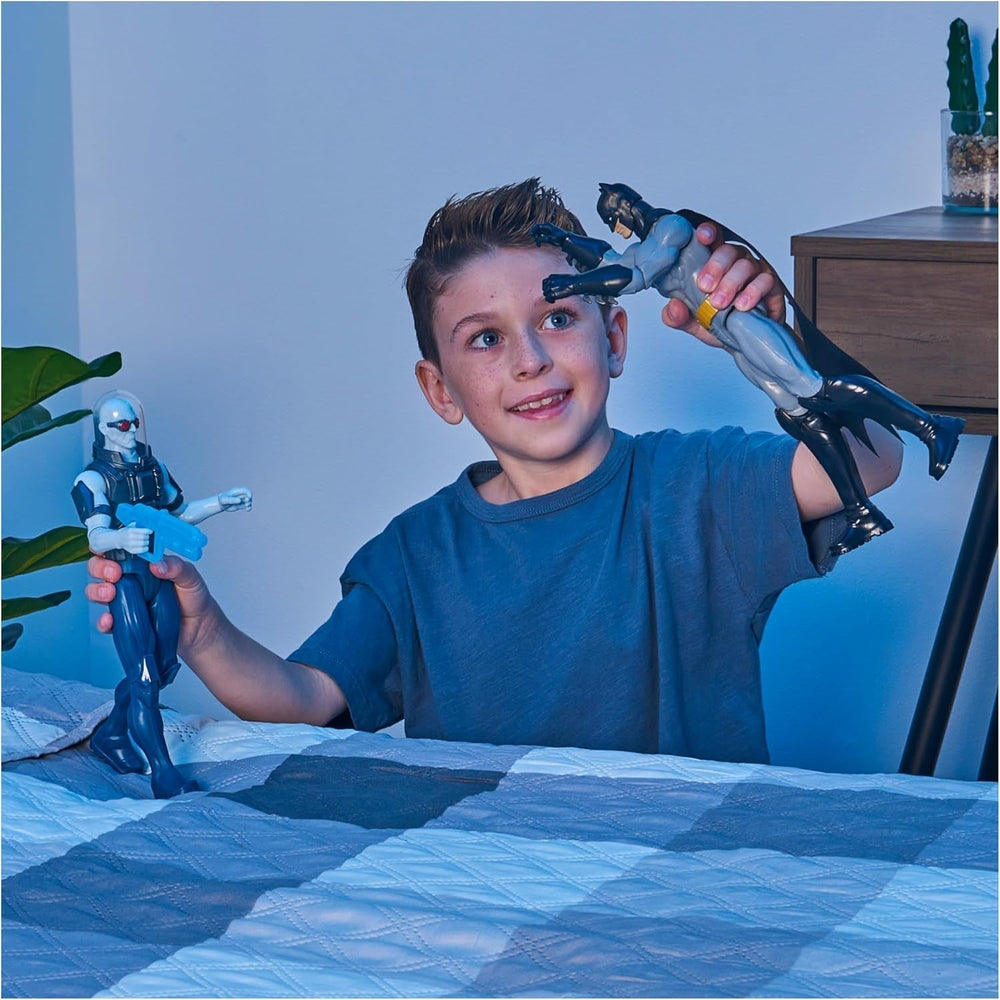 Batman S1 figurină de acțiune, 30 cm înălțime, Complet mobilă Pentru aventuri captivante și cascadorii pline de acțiune, Jucărie pentru copii cu vârsta de 4 ani și peste, Design original de benzi desenate Action figures Naty Shop