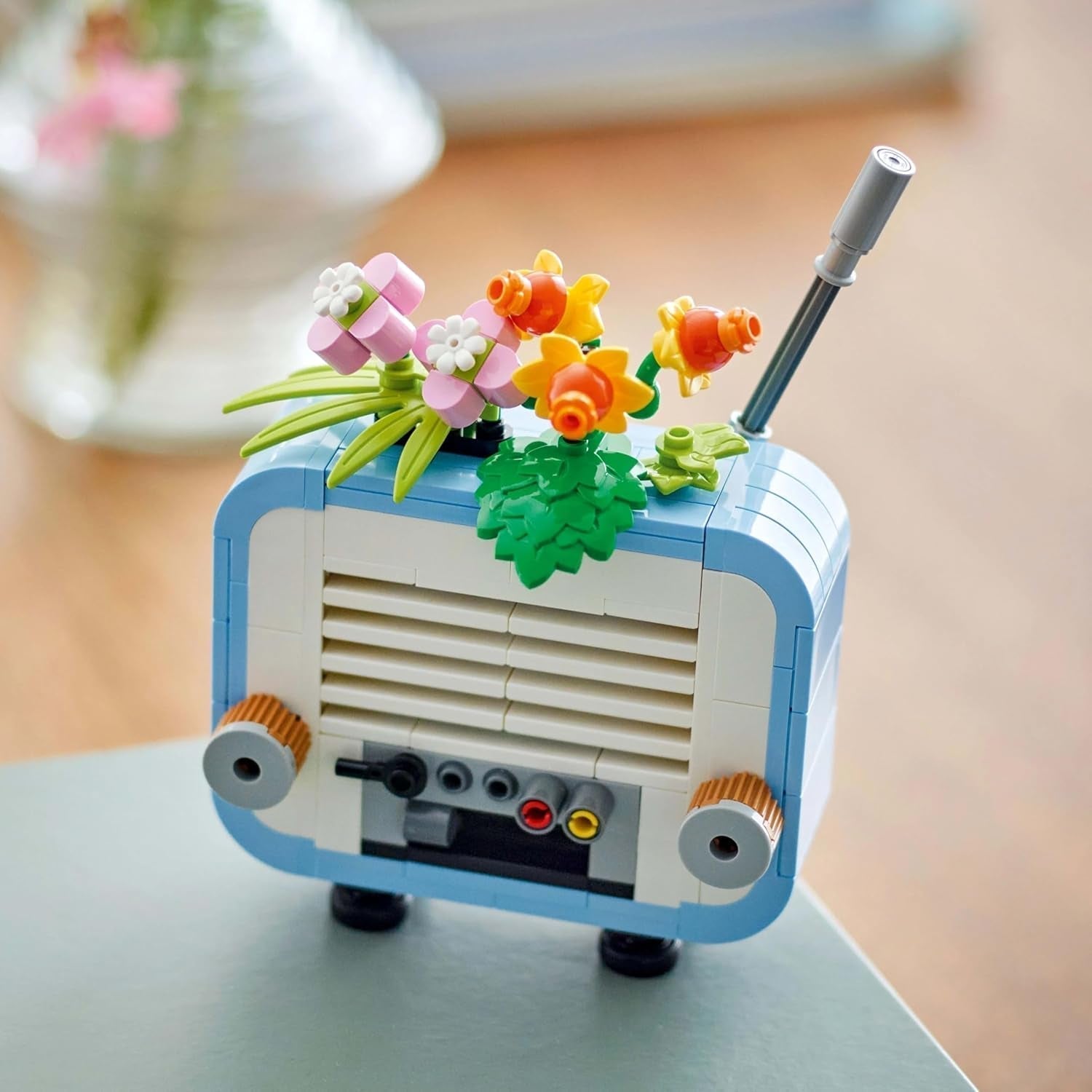 Lettore di dischi LEGO Creator 3In1 con fiori - giocattolo trasformabile in radio o microfono - giocattoli musicali per bambini - idea regalo creativa per ragazze e ragazzi a partire da 8 anni 31172 Set da costruzione Besuche den LEGO-Store