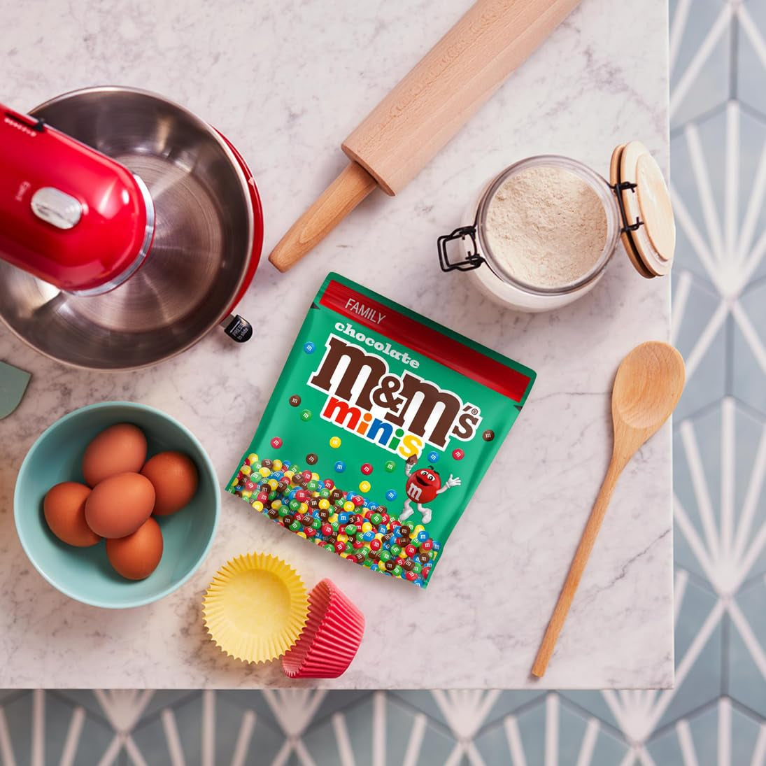 M&M's Chocolate Minis, Cioccolato, 1 x 324 g, Lenticchie al cioccolato (324 g) (Confezione da 2)