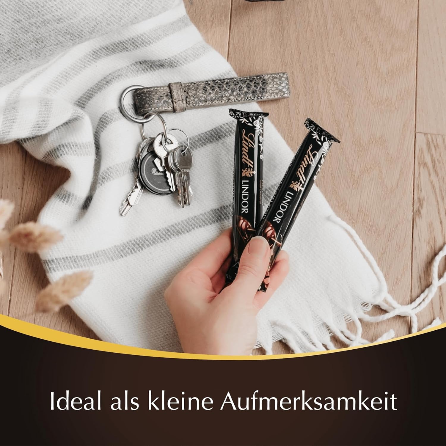 Cioccolata Lindt | Bastoncini LINDOR Cacao 60% | 100 g| 4 tavolette di cioccolato con cioccolato fondente 60% cacao e ripieno scioglievole in bocca | Barretta di cioccolato