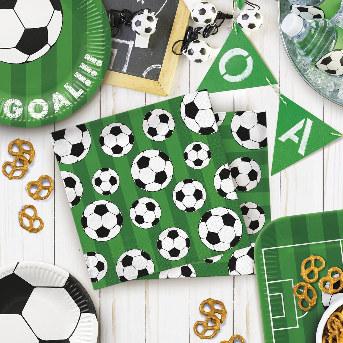 PAW - Șervețele 3 straturi (33 X 33 Cm) I 20 de bucăți I Perfect pentru petreceri, zile de naștere, sărbători I Decorațiuni de masă pentru petreceri pentru copii - Șervețele de hârtie colorate cu motiv - fotbal I minge de fotbal (pachet cu 2)