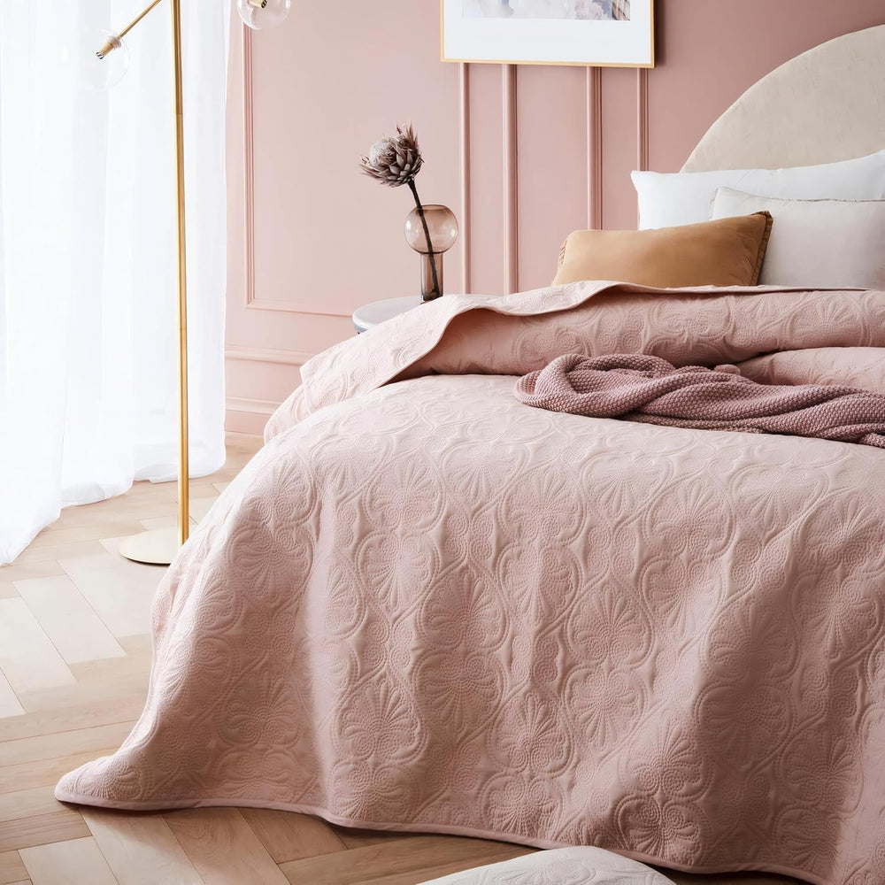 ROOM99 Leila Elegante copriletto color crema 240 x 260 cm Copriletto versatile come copriletto o divano Coperta per letto e divano Stile coperta Ideale come copriletto e coperte Beuche den ROOM99-Store Rosa cipria 220X240