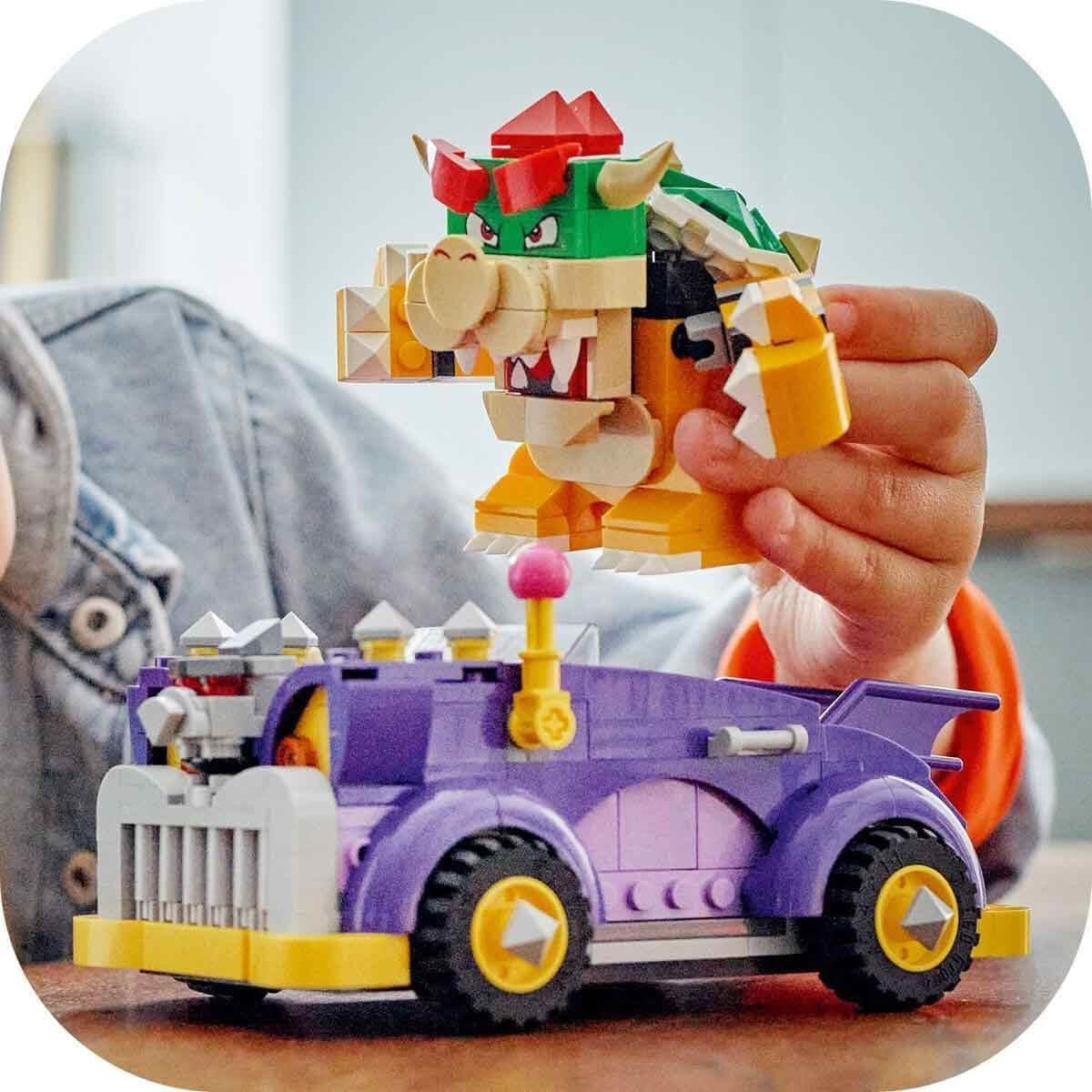 LEGO Super Mario Set di espansione Carrello dei mostri di Bowser Auto Bowser Giocattolo per ragazzi e ragazze Set di personaggi singoli Regalo per giocatori per 8 anni 71431 Set da costruzione Besuche den LEGO-Store