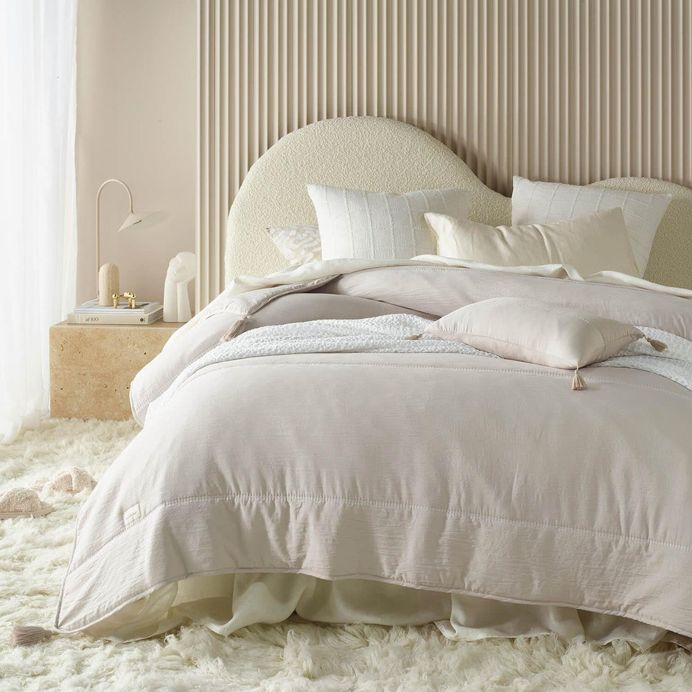 ROOM99 Noemi Elegante copriletto color panna 170 X 210 Cm Copriletto versatile come copriletto o divano Coperta per letto e divano Stile trapuntato Ideale come copriletto Letti e Coperte Besuche den ROOM99-Store Beige 200X220