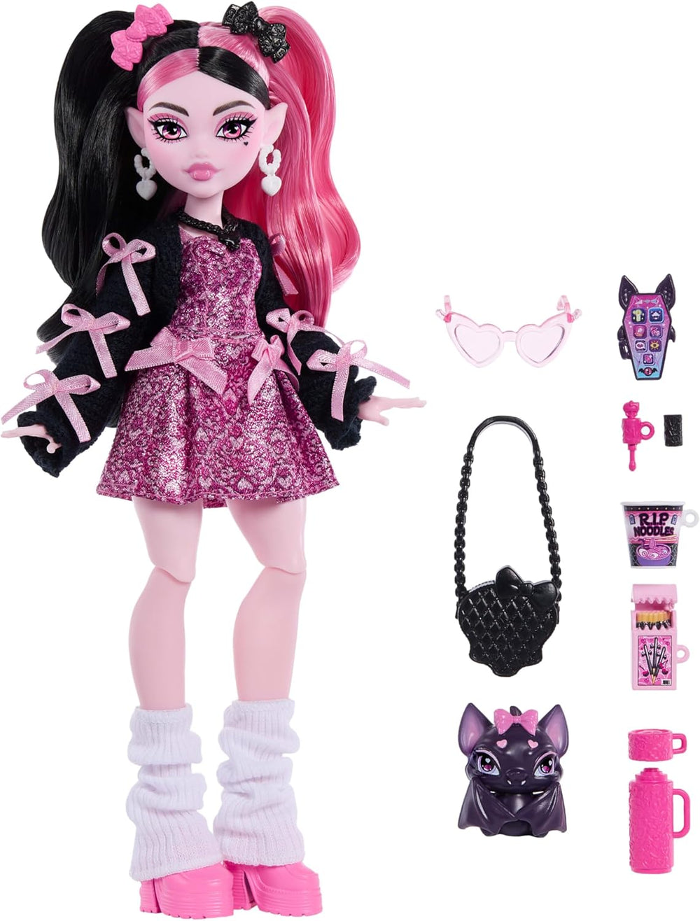 Păpușa Monster High, Draculaura cu rochie roz cu funde și cardigan negru, cu liliacul Contele Fabulos și 7 accesorii precum ramen, ruj și geantă, JHK29