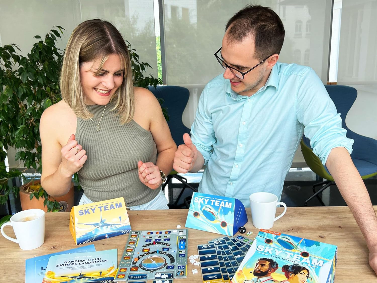 Kosmos 684044 Sky Team - Gata de aterizare? Jocul anului 2024, joc cooperativ pentru 2 jucători cu vârsta de 10 ani și peste, joc de strategie, joc de societate, joc de petrecere