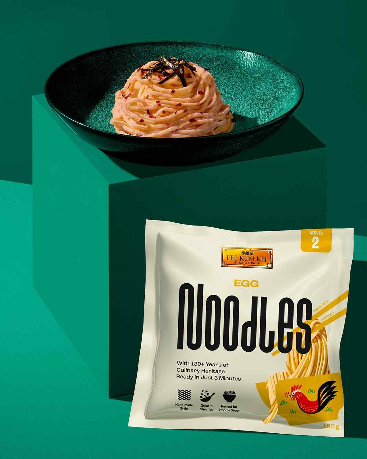 LEE KUM KEE Egg Noodles - Asian Egg Noodles, i classici per piatti wok e zuppe, noodles semisecchi, pronti in 3 minuti, due porzioni per confezione, confezione multipla da 6 x 180g