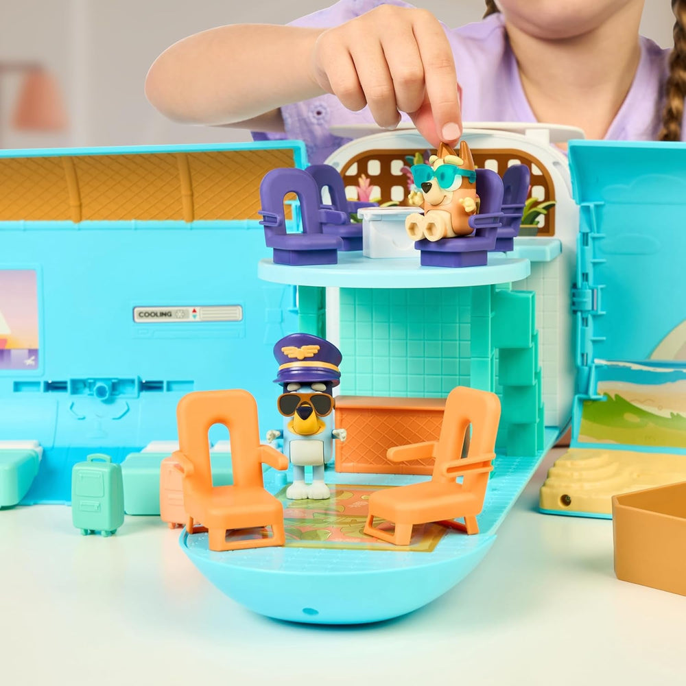 BlueY 3-in-1 Flugzeug-Spielset zum Ausklappen; Verwandlung von Flugzeug in Hotelresort & Boot! 70 cm breites Urlaubsresort-Spielset; 25+ Geräusche; 15 Spielzeugteile; 2 Exklusive Figuren Bingo