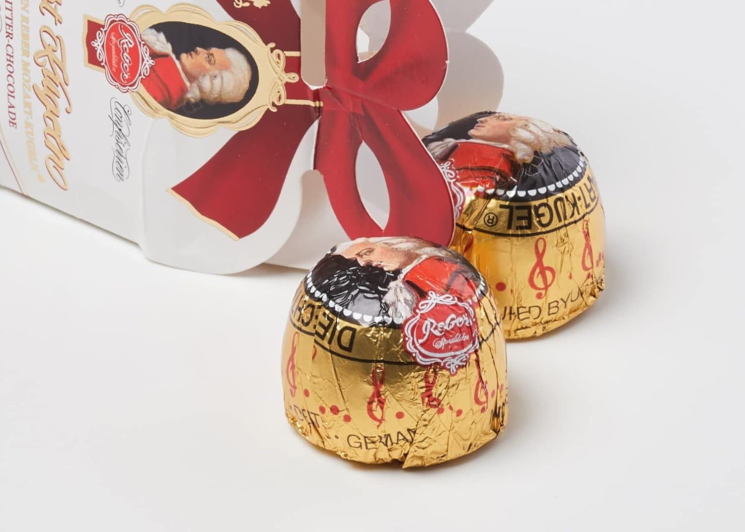 Rebel, Duet Mozart Kugeln, confezione da 2, palline di Mozart al cioccolato fondente ripiene di pistacchio e marzapane, mandorle e torrone alle nocciole, 40g (2 palline di Mozart)