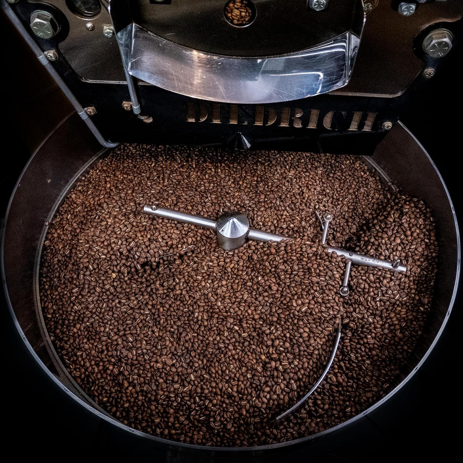 Die Clique | Kaffee | Omni Roast - 100% Arabica | Filterkaffee/spritziger Espresso | ganze Bohne (500g)