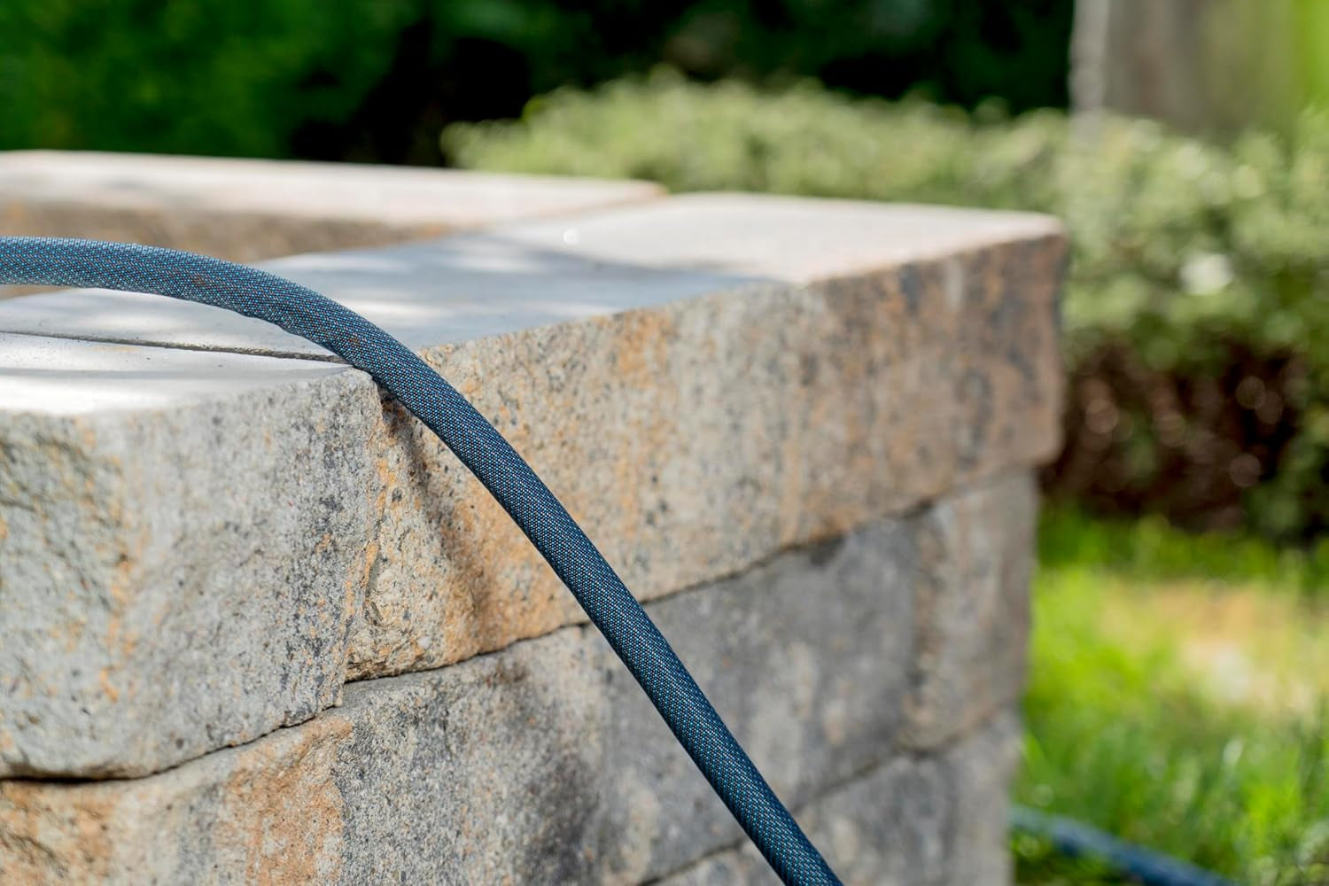 Set Gardena Liano Xtreme 1/2 inch, 20 m: Furtun de grădină extrem de robust din material textil, cu furtun interior din PVC, ușor, rezistent la intemperii (18470-20)