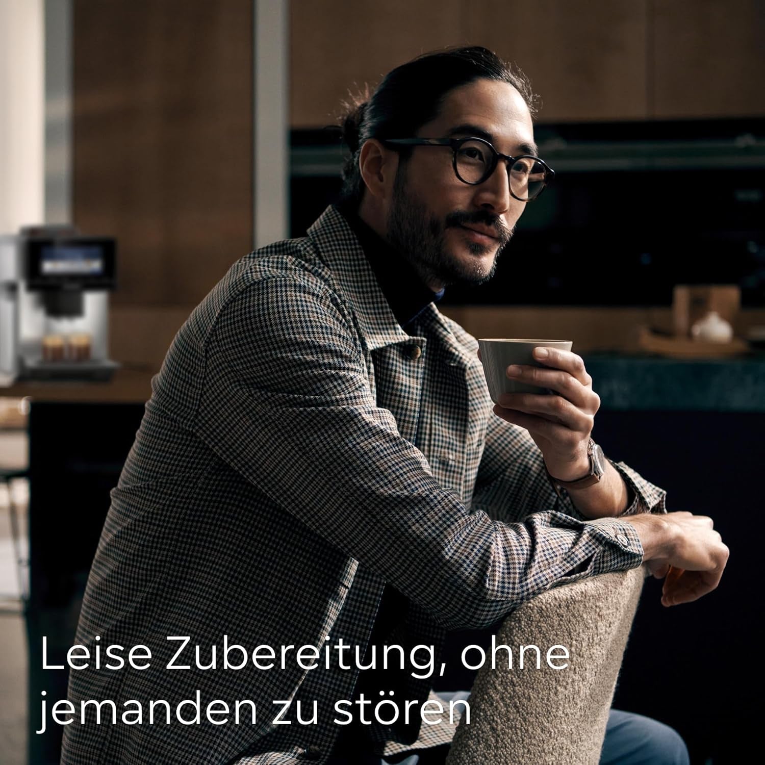 Espressor complet automat SIEMENS EQ900 TQ905D03, control prin aplicație, afișaj complet tactil, mod barista, reducere a zgomotului, până la 10 profiluri, râșniță premium, curățare automată cu abur, 1500 W, oțel inoxidabil