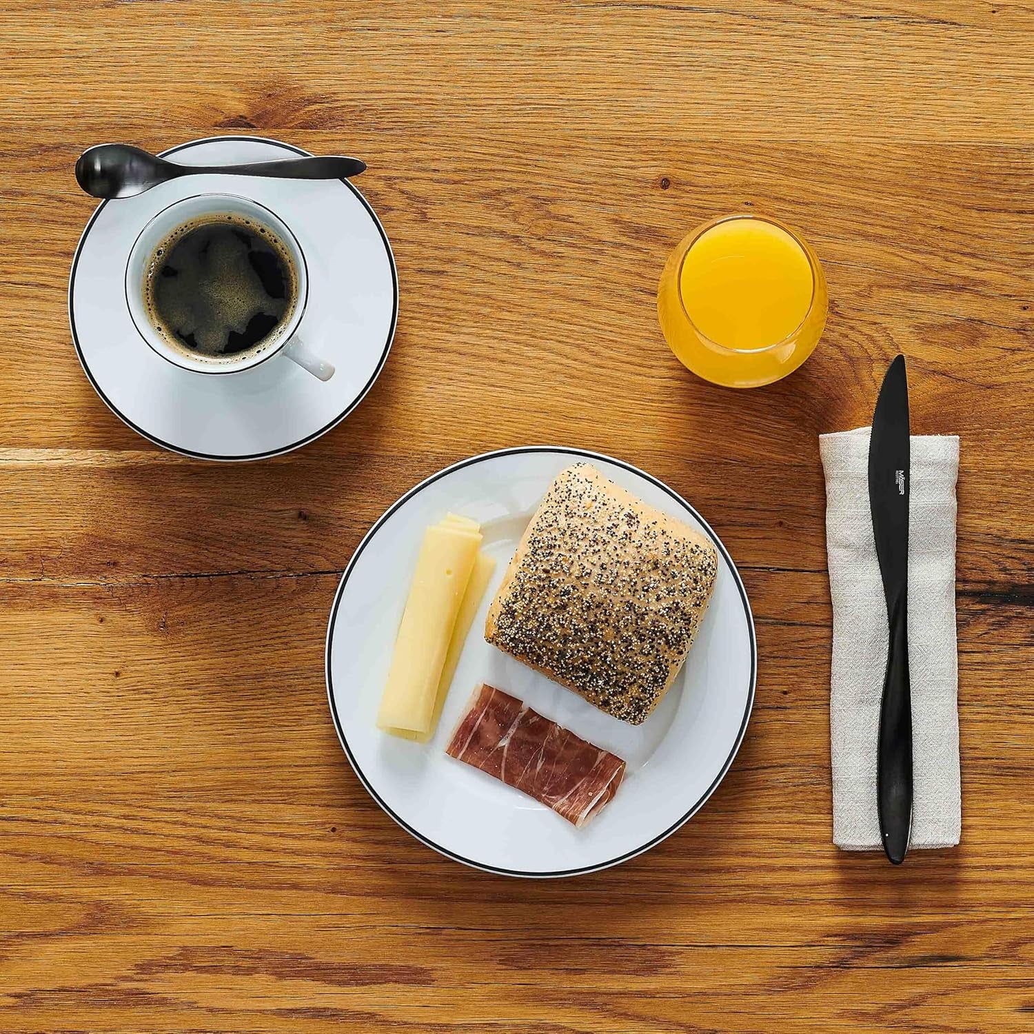 Mäser, seria Nola, serviciu modern de cafea pentru 6 persoane, alb cu margine neagră, set de veselă cu 18 piese, cești de cafea, farfurioare și farfurii de desert - serviciu rotund de cafea, set de cafea, alb