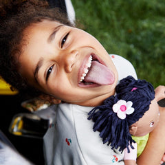 HABA 304576 - Păpușă Cari, 30 cm, Păpușă moale și textilă pentru copii de la 18 luni, Cu haine detașabile și păr lung Papusi Naty Shop