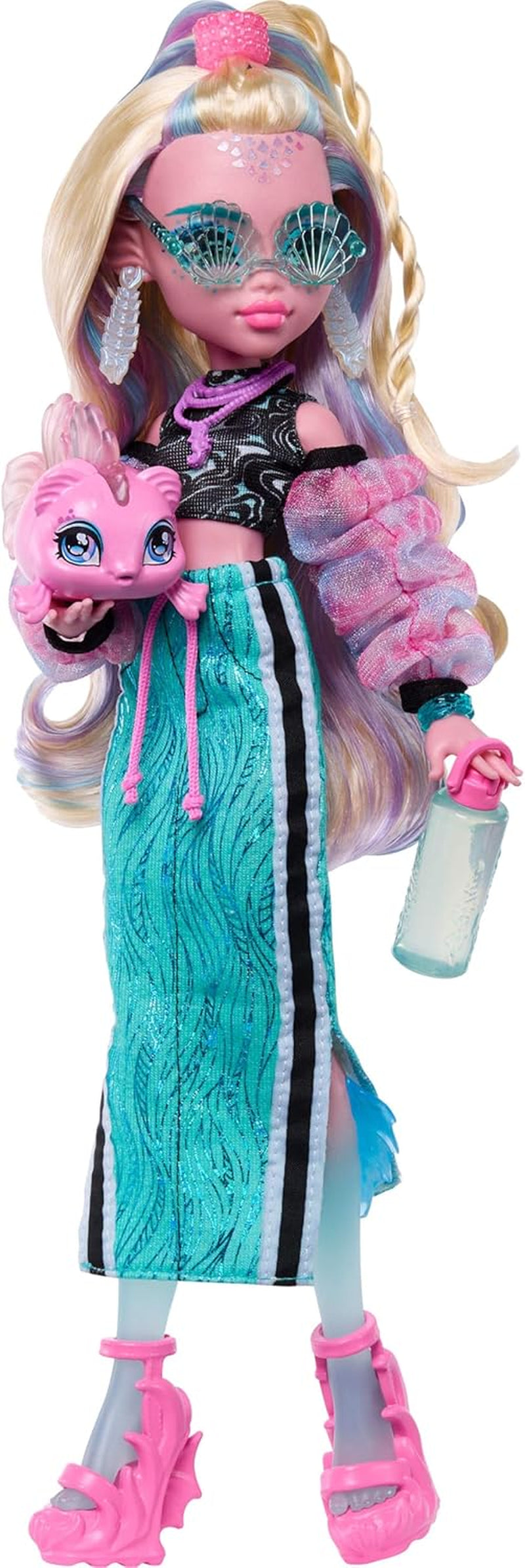 Păpușa Monster High Lagoona Blue în top scurt și fustă maxi sport cu peștele Neptuna și 7 accesorii, cum ar fi ochelari de soare cu scoici, gustare și geantă, JHK33