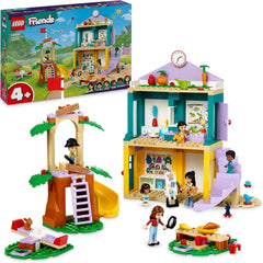 LEGO Friends Heartlake City Set da gioco per l'asilo per ragazze e ragazzi di 4 anni Gioco di ruolo creativo con 2 personaggi e 4 micro personaggi Giocattolo per lo sviluppo sociale 42636 Set da costruzione Besuche den LEGO-Store Titolo predefinito