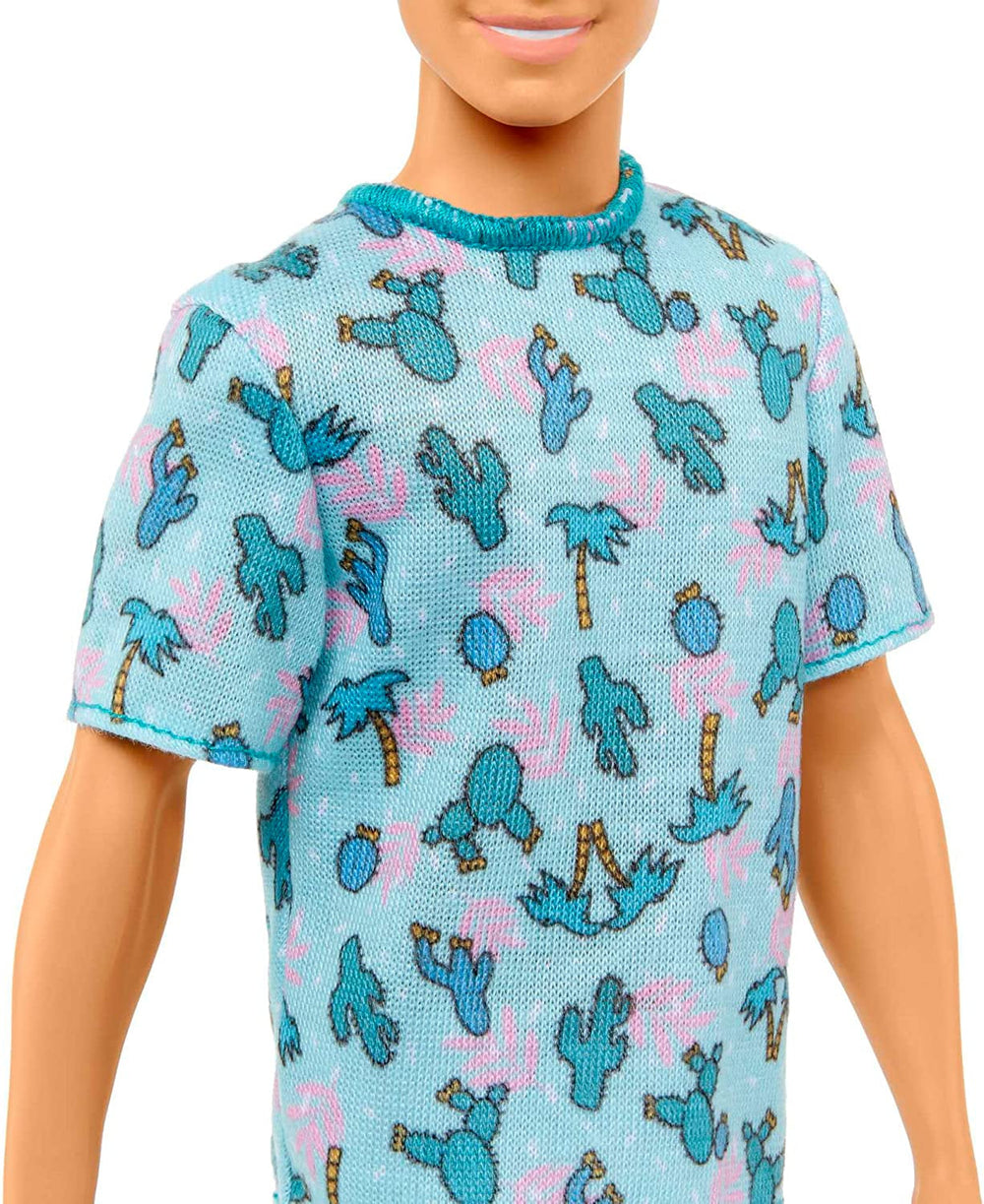 Barbie Ken Fashionistas - T-shirt con stampa di cactus e palme, pantaloncini bianchi e scarpe da ginnastica, perfetta per avventure con gli amici e passeggiate in città, per bambini dai 3 anni in su, bambole HJT10 Naty Shop