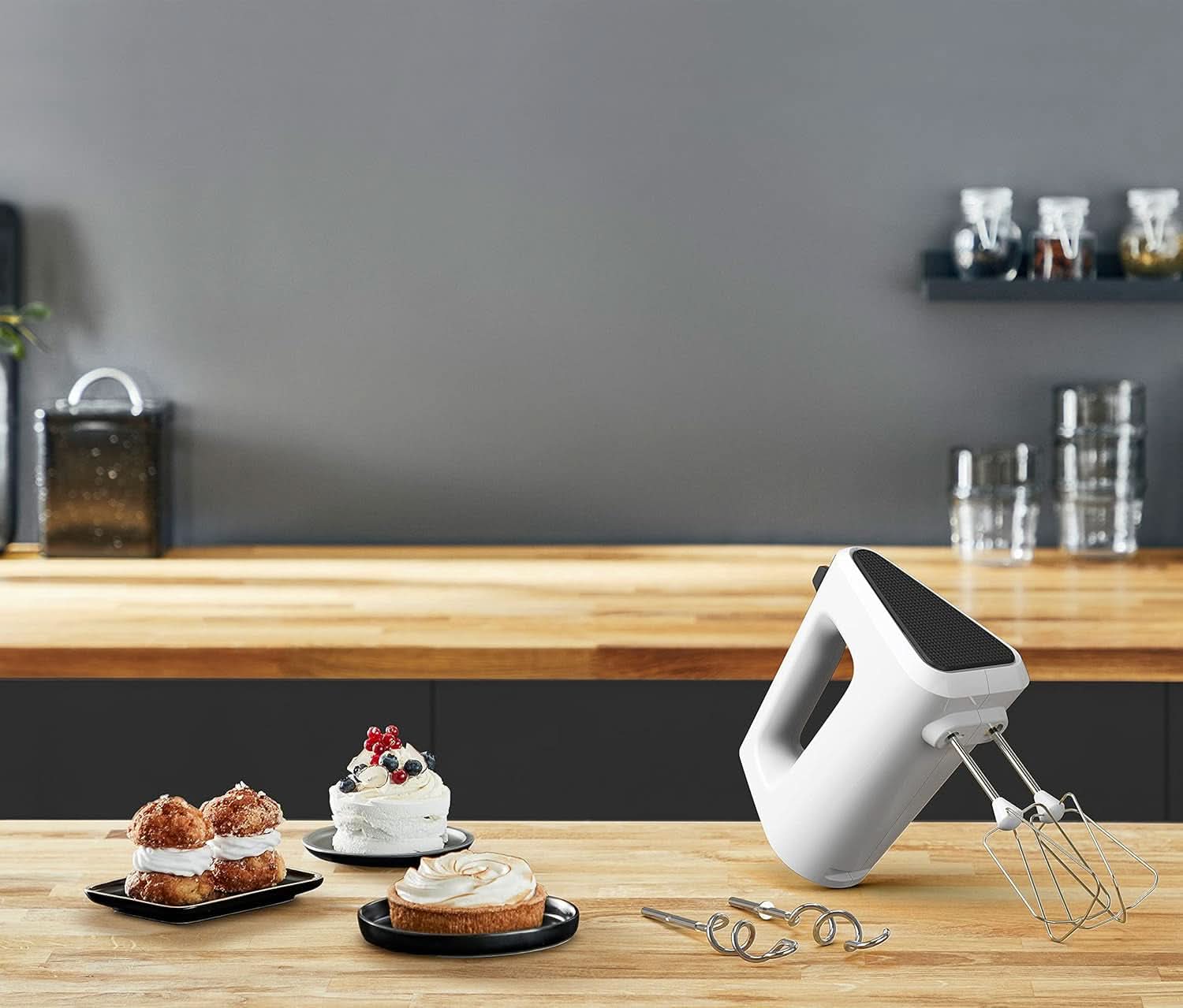 Krups GN4001 3 Mix 4000 Sbattitore manuale | 450 Watt | Design robusto | Regolatore di velocità variabile | Funzione Turbo e Auswurf | incl. 2 Rührbesen Und 2 Knethaken | Weiß/Grau Cucina Naty Shop