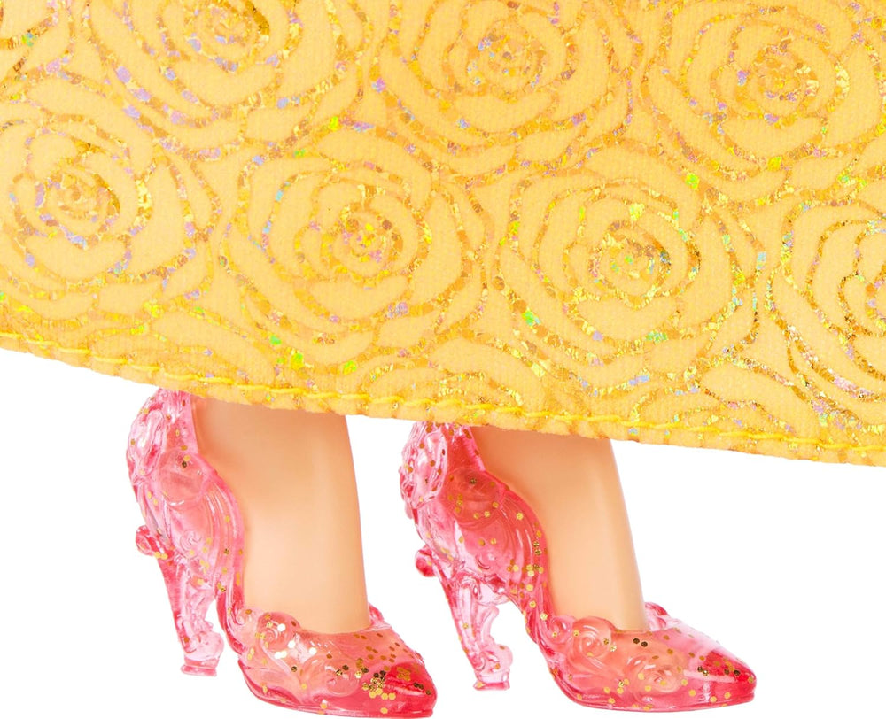 Jucărie Mattel Disney Princess, Păpușă la modă Belle articulată cu haine și accesorii strălucitoare, inspirată din filmul Disney, cadou pentru copii, HLW11