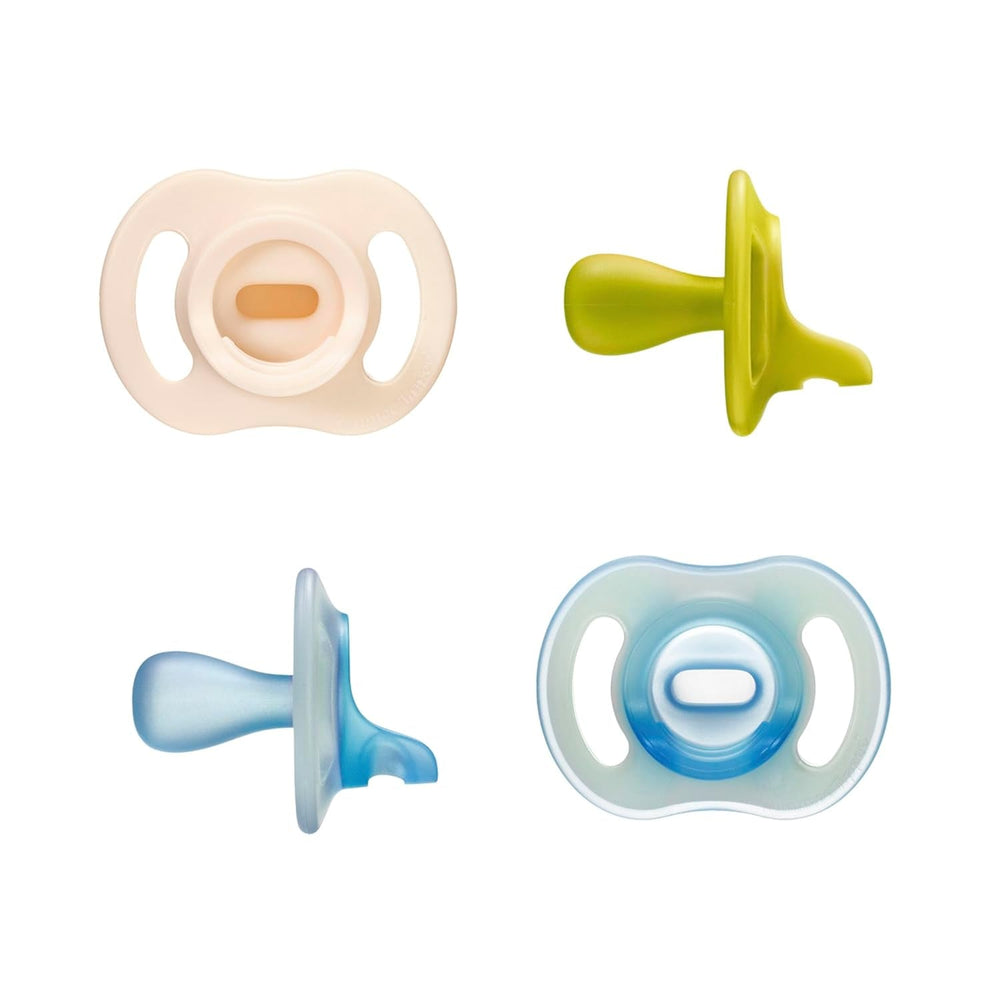 Suzete Tommee Tippee Ultra-Light StayPut și Night Glow, 0-6 luni, pachet de 4, design din silicon dintr-o singură bucată, senzație moale pe piele