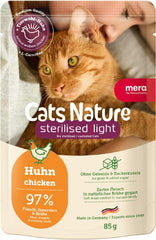 MERA Cats Nature Hrană umedă sterilizată/ușoară cu pui 12x85g | Pentru pisici sterilizate/castrate | Fără zahăr și cereale | Hrană umedă cu conținut scăzut de grăsimi, conținut ridicat de carne