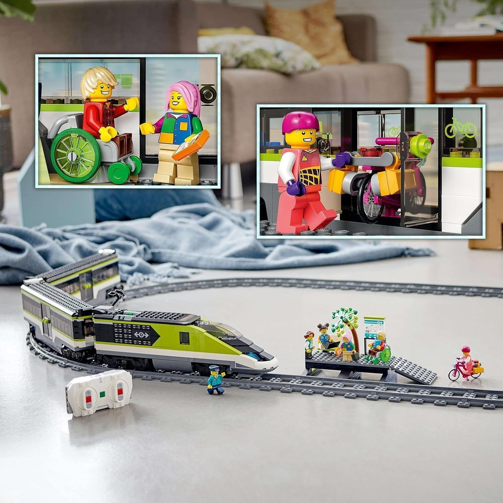 Treno espresso passeggeri LEGO City, set di treni telecomandati, giocattolo ferroviario con fari, 2 carrozze e 24 elementi di binario, regalo per bambini, ragazzi e ragazze 60337 Set di costruzione Besuche den LEGO-Store