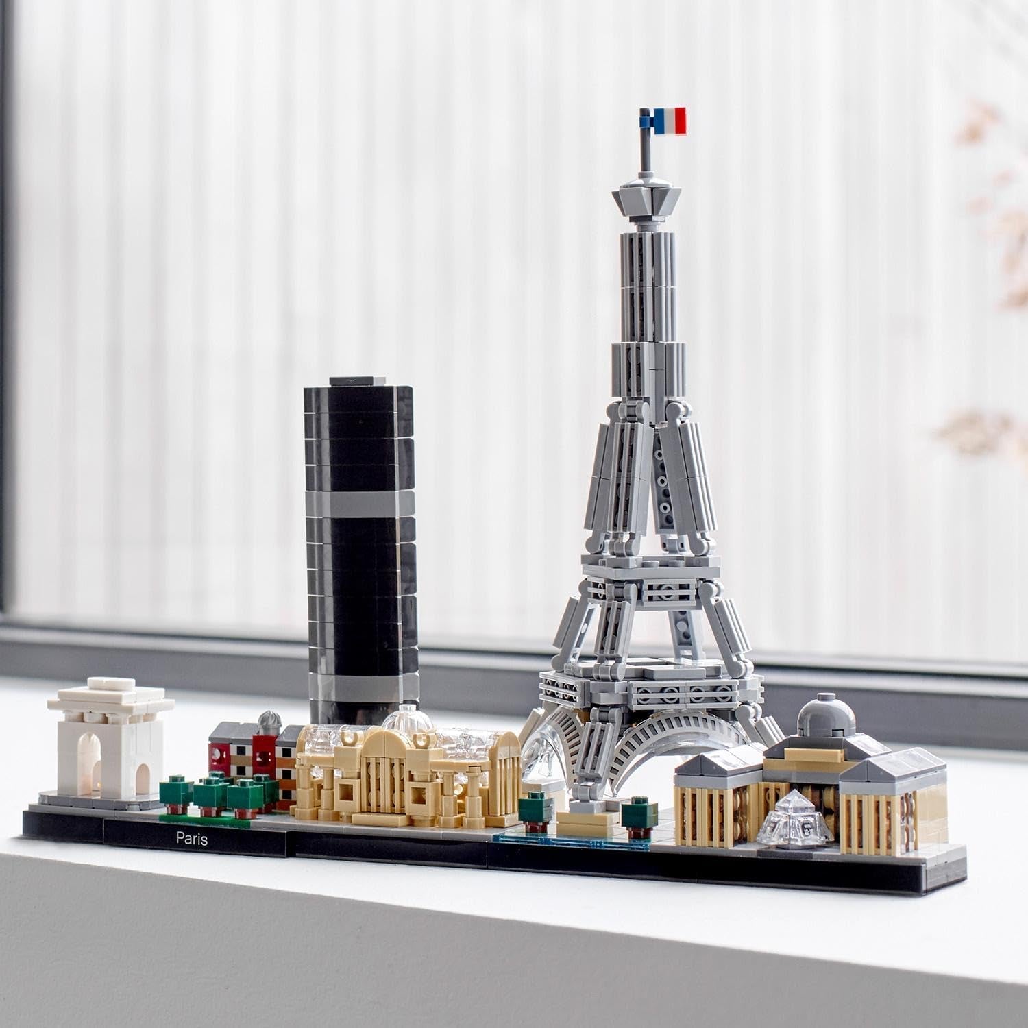 Kit modello LEGO Architecture Parigi, Torre Eiffel, Champs-Élysées e Louvre, Collezione Skyline, Decorazioni per la casa e l'ufficio, Idee regalo per collezionisti, Uomini e donne 21044 Set da costruzione Besuche den LEGO-Store