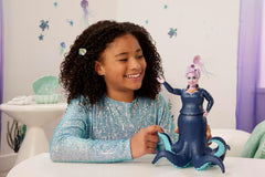 Mattel DISNEY Ariel Mica Sirenă - Ursula cu tentacule, colier detașabil și coc lavandă pentru distracție nesfârșită de coafare, potrivit pentru copiii cu vârsta de 3 ani și peste, HLX12