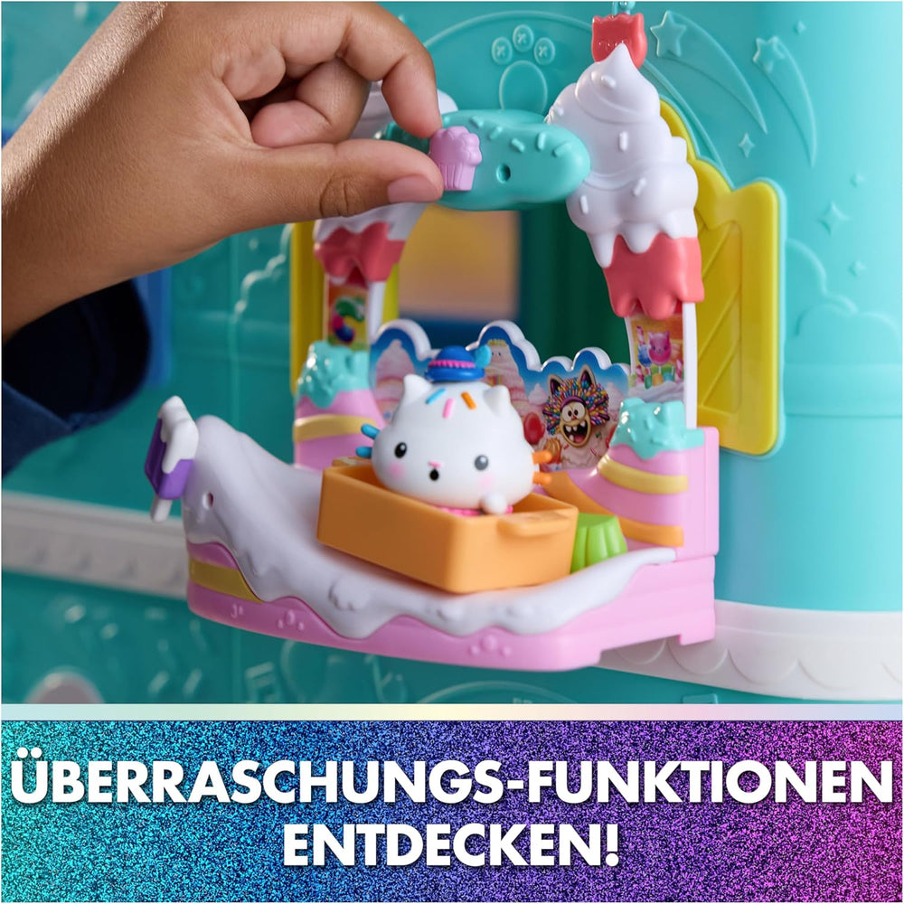DREAMWORKS CASA DE PĂPUSI A LUI GABBY: FILMUL - „Balconul dulce al lui Kuchi”, set de joacă cu figurină și accesorii pentru casă de păpuși pentru copii cu vârsta de 3 ani și peste