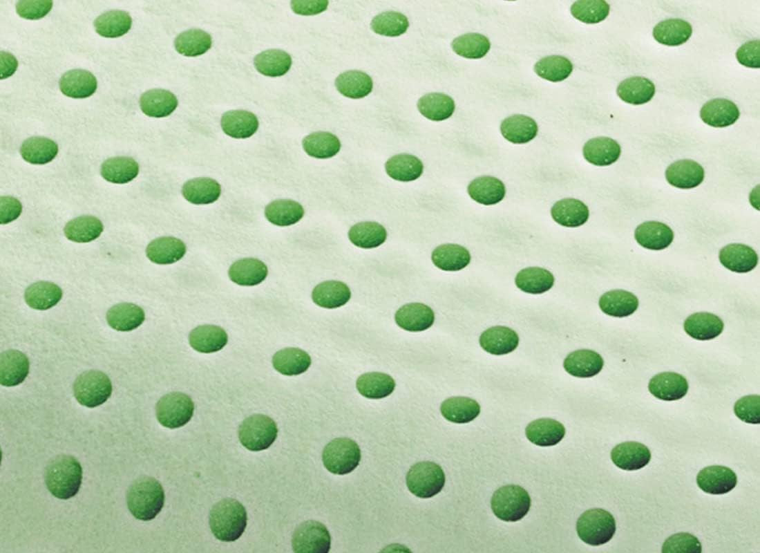 Marcapiuma pernă din spumă de memorie, verde, naturală, cu ierburi, 2 bucăți Perne standard Naty Shop