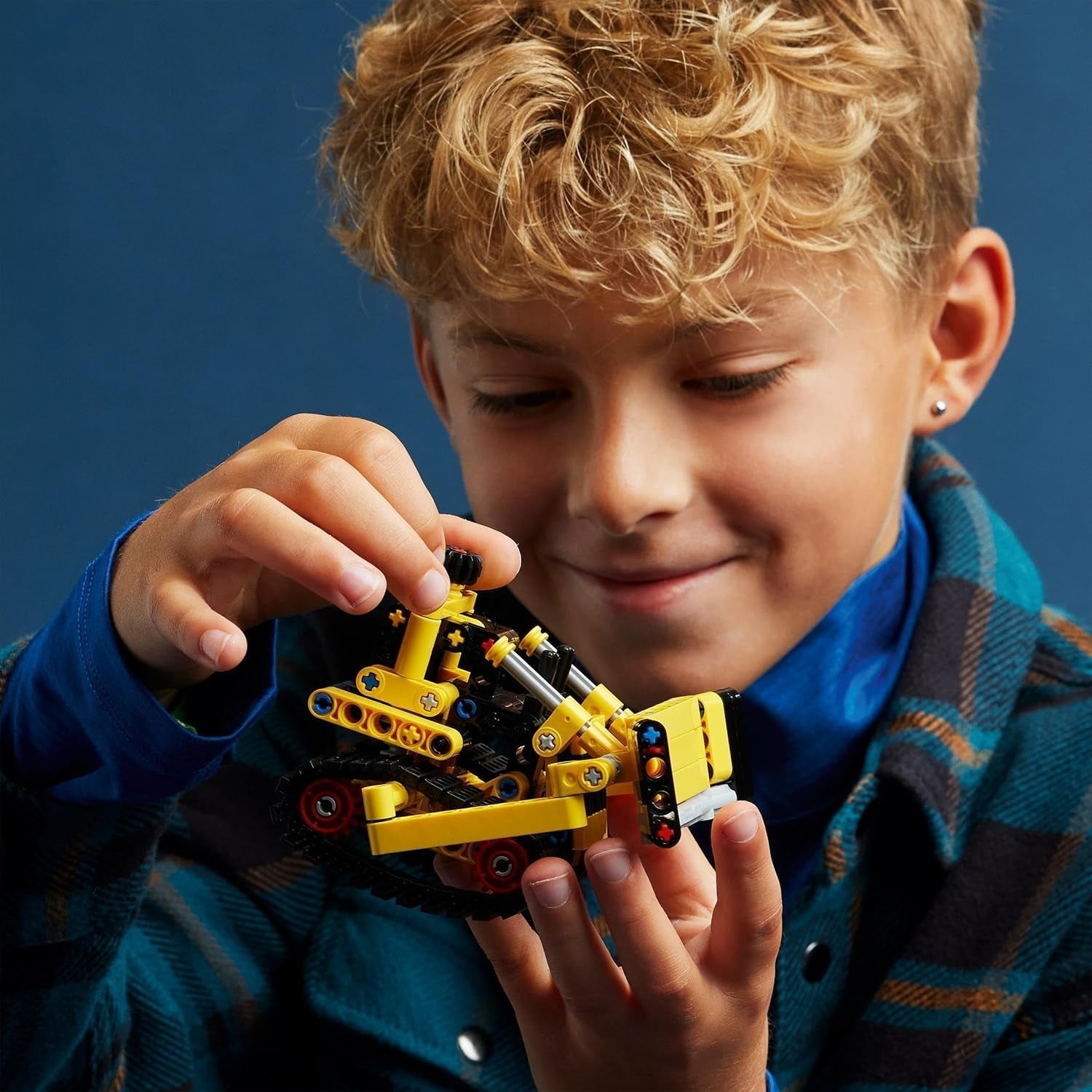 LEGO Technic Bulldozer pesante da costruzione Bulldozer giocattolo Aggiungi al tuo cantiere Giocattolo da costruzione per bambini Regalo tecnologico per ragazzi e ragazze di 7 anni 42163 Set da costruzione Acquista dal negozio LEGO